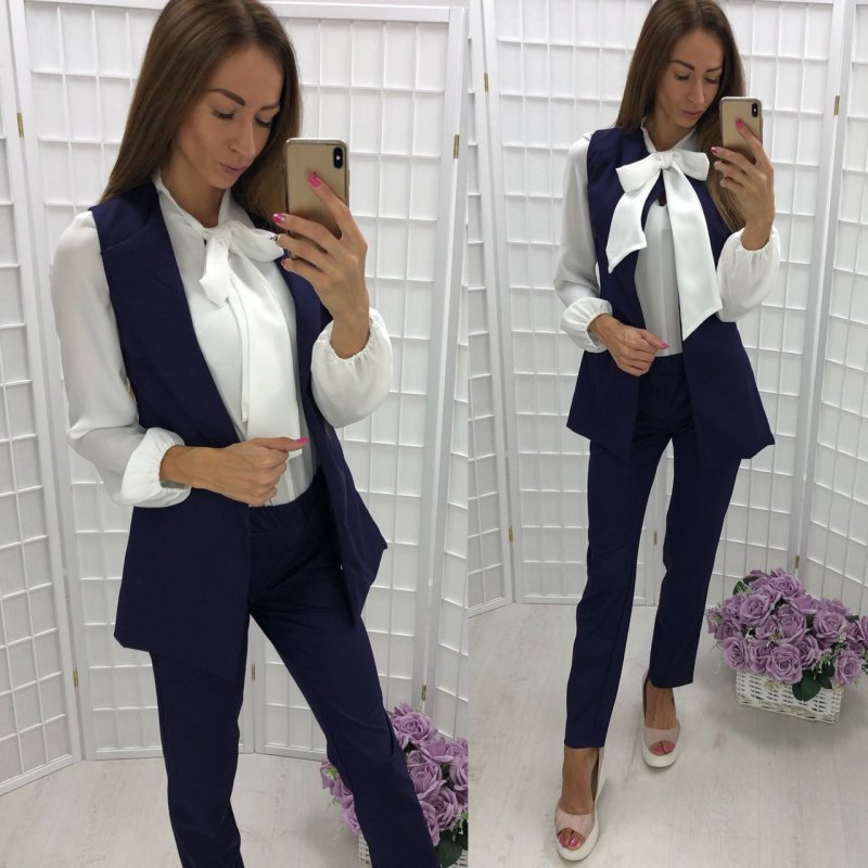 Брючный костюм с жилеткой