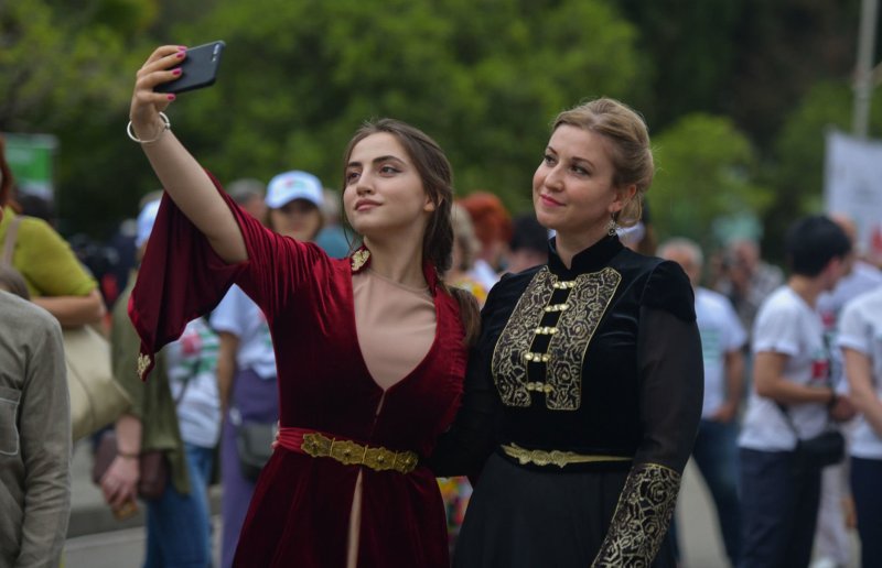 Народ абхазы национальный костюм