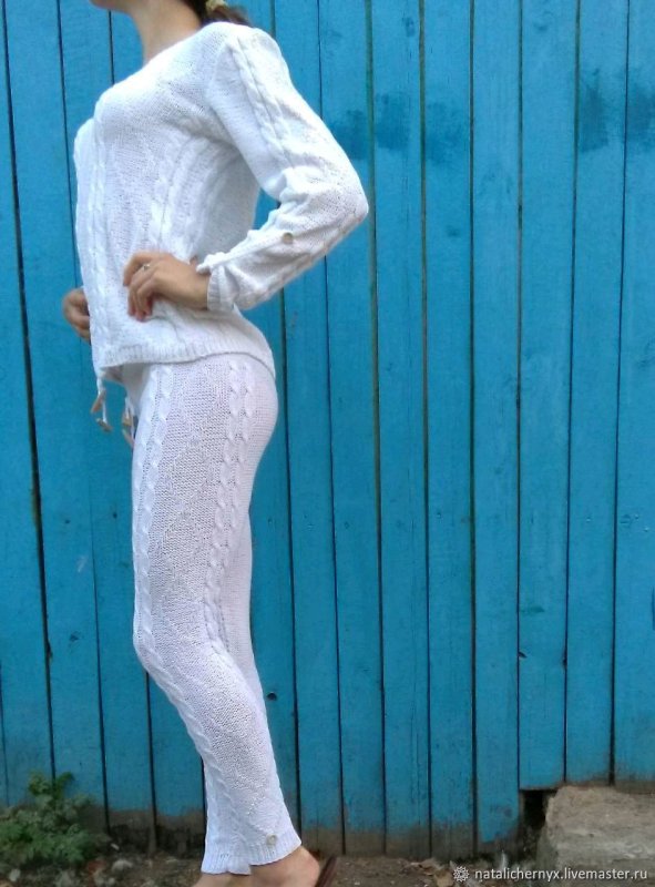 Вязаный спортивный костюм женский
