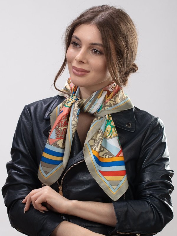 Модные платки и шарфы к платью