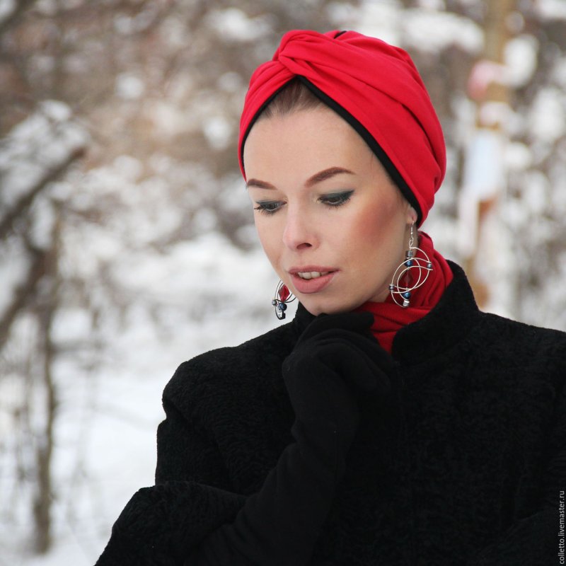 Легкий платок на шее
