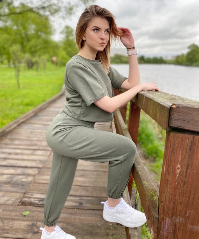 Спортивный костюм женский
