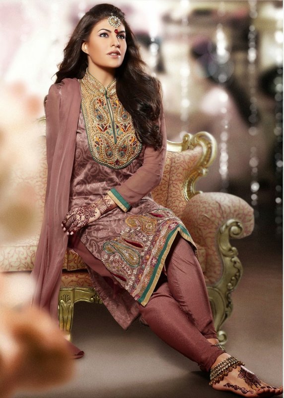 Threads&motifs Luxury Lawn collection 2019
