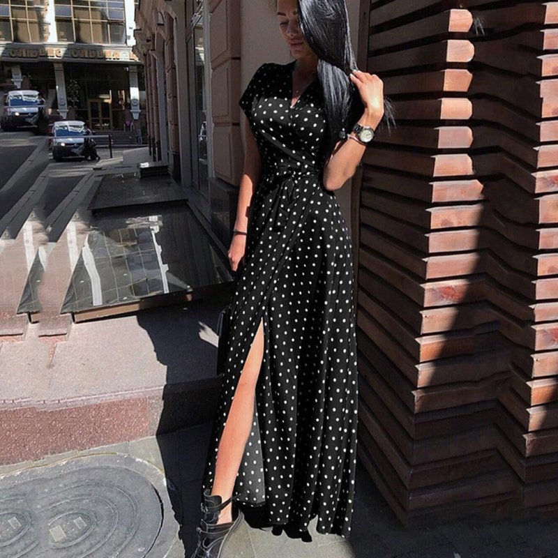 Длинное черное платье в горошек