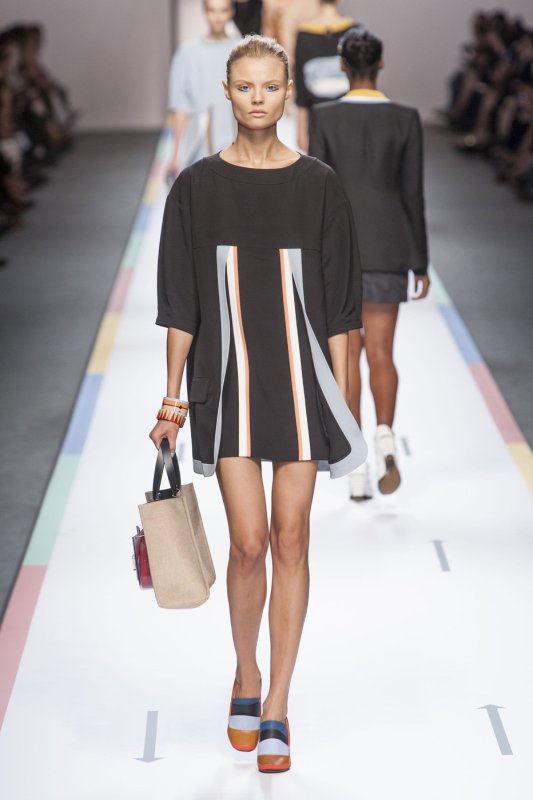 Сумка Fendi kan i стрит стайл