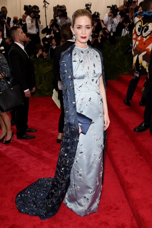 Нина Добрев Dress