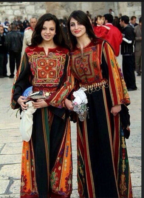Танец Сиртаки в Греции