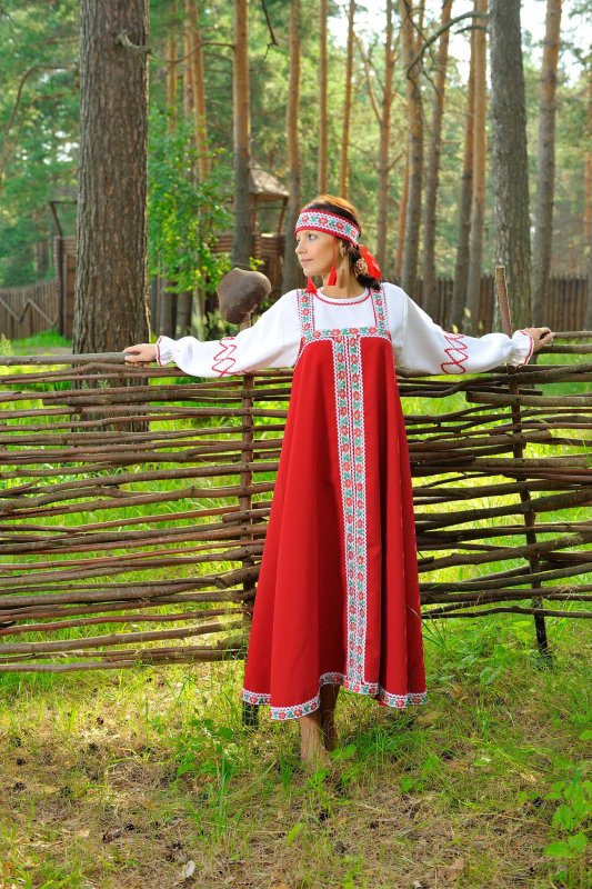 Народные костюмы