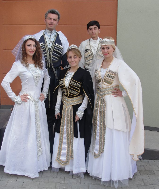 Грузинский костюм женский