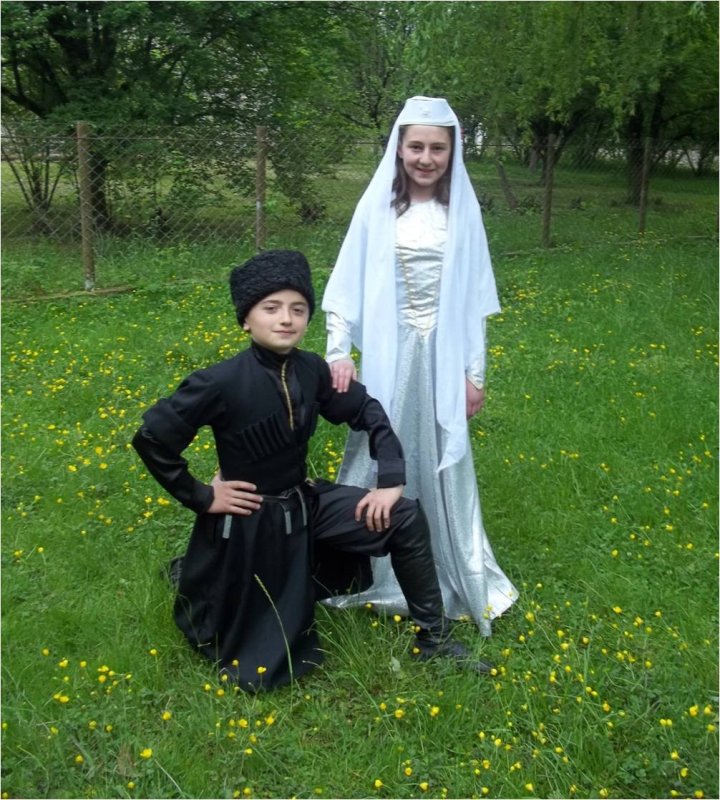 Армянский национальный костюм Сюник
