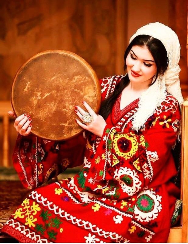 Чакан девушки Таджикистана