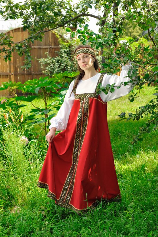 Плясовое платье Мирослава