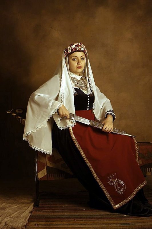 Костюмы армянских цариц