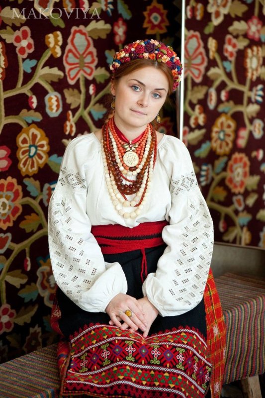 Украинский народный костюм женский