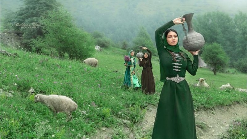 Кавказские национальные платья