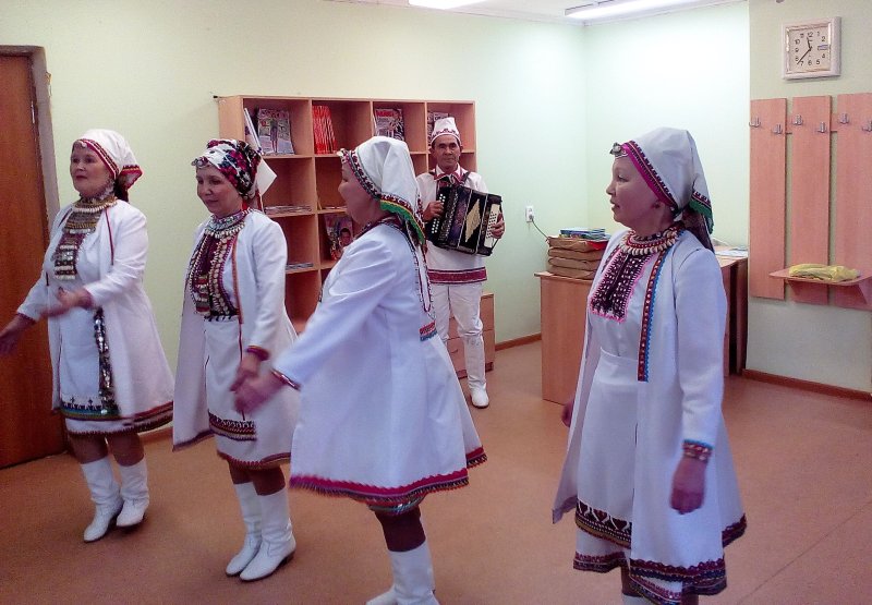 Марийский национальный костюм луговых Мари