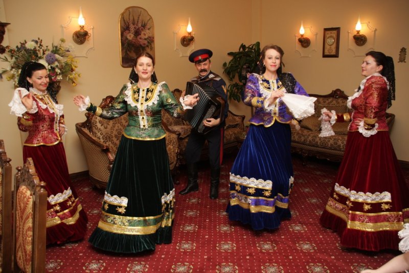 Женский казачий костюм Донского казачества