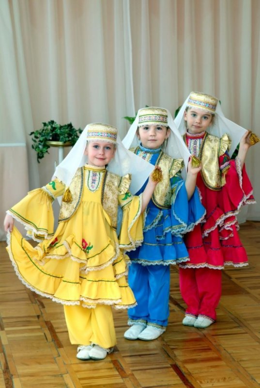 Татарский танцевальный костюм женский