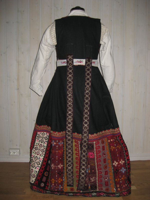 Болгарский народный костюм