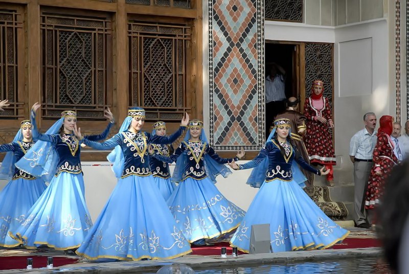 Национальный костюм азербайджанского народа