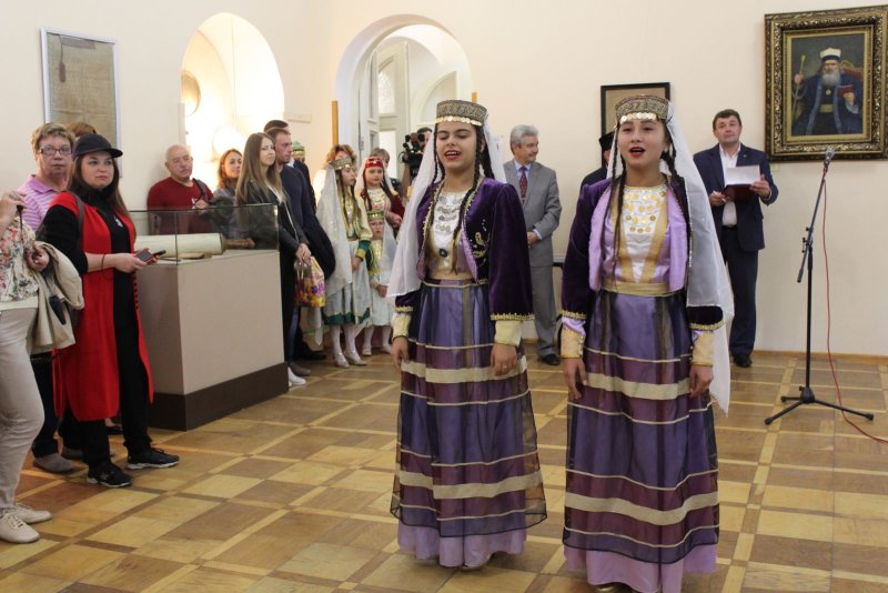 Красивые Караимские девушки