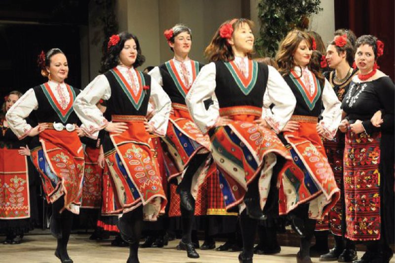 Болгария нац костюм
