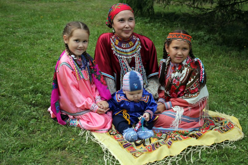 Народы России Ханты и манси