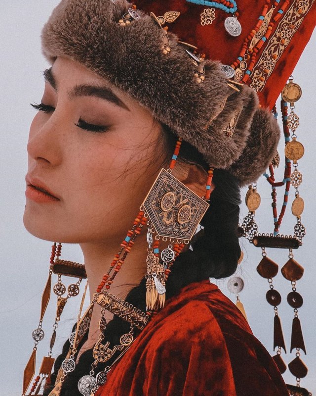 Авторские платья кыргызских