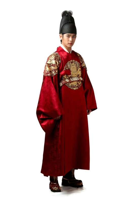 G-Dragon Hanbok