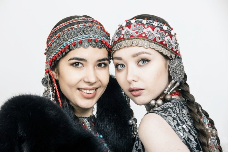 Киргизские национальные платья