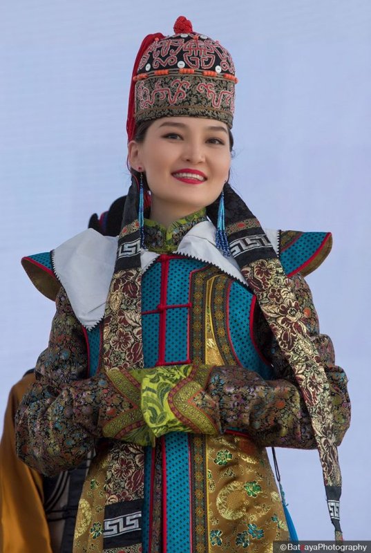 Монгольский костюм женский