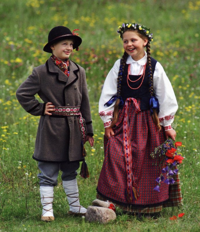 Национальный костюм Латвии