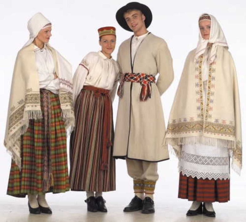 Аукштайтия национальный костюм
