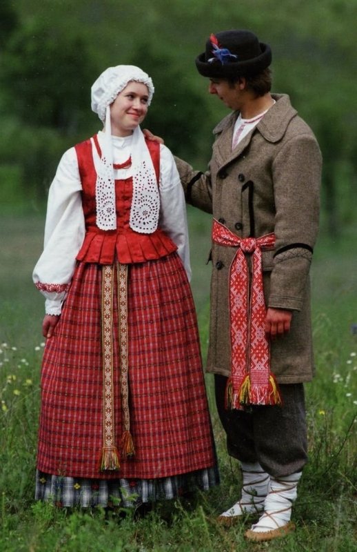 Латыши литовцы и эстонцы