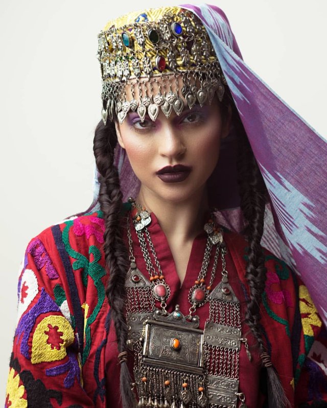 Национальная одежда Таджикистана