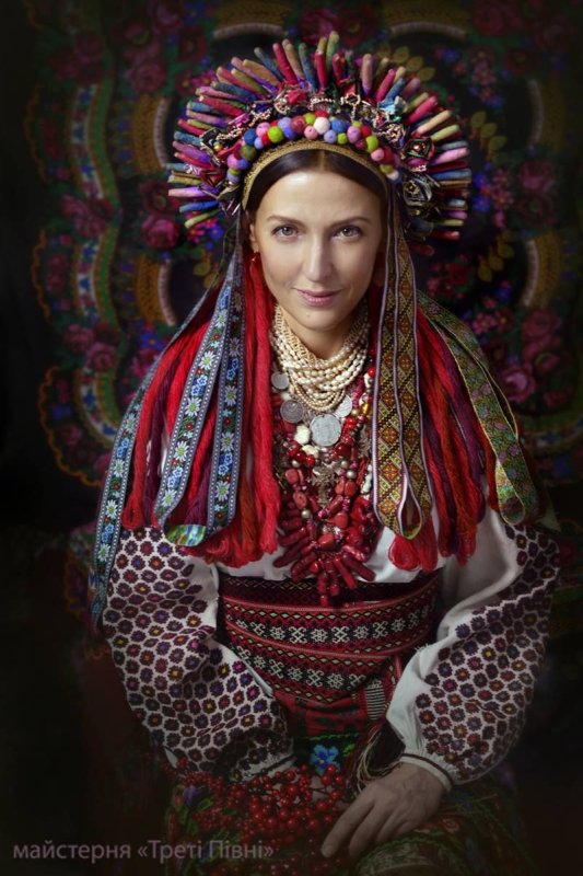 Украинский костюм женский