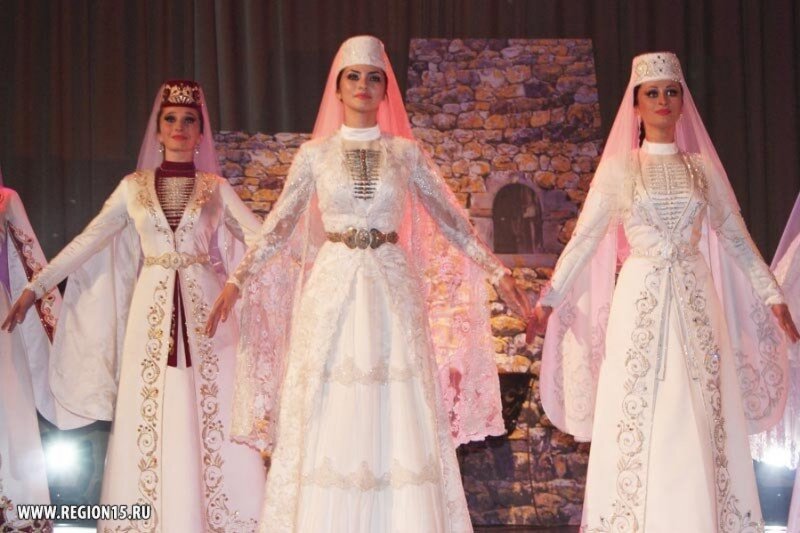 Платья Изольды Гогичаевой Свадебные