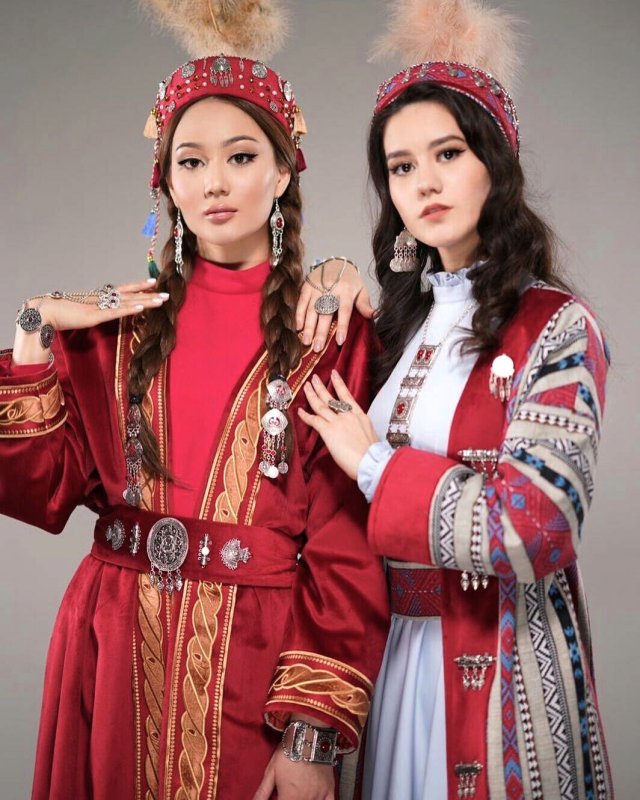 Национальный таджикский чапан