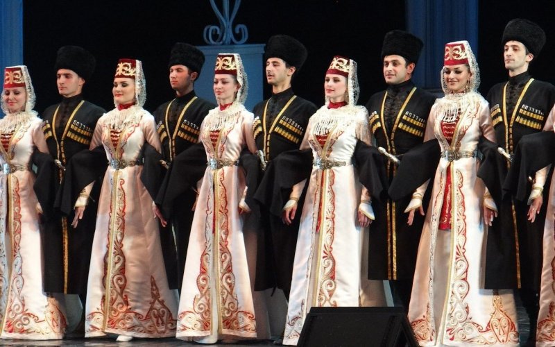 Национальный наряд карачаевцев в КЧР