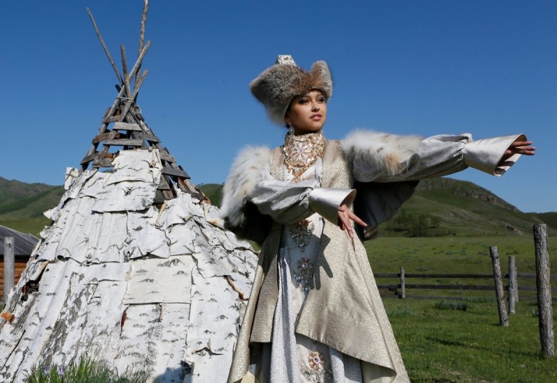Хакасский театр моды "Алтыр".