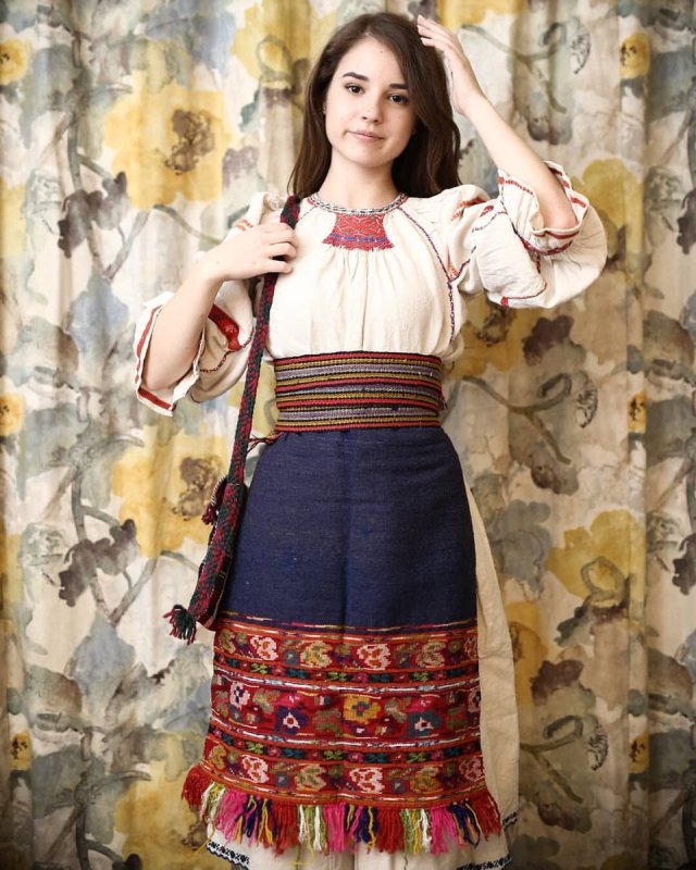 Румынский народный костюм