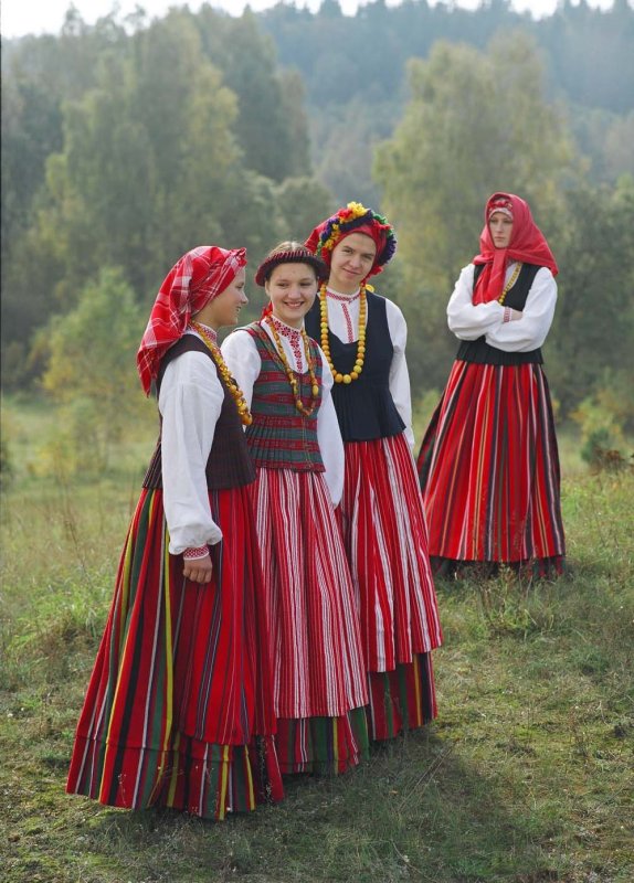 Жемайты национальный костюм