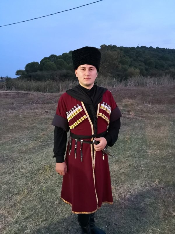 Исхак Машбаш белая черкеска