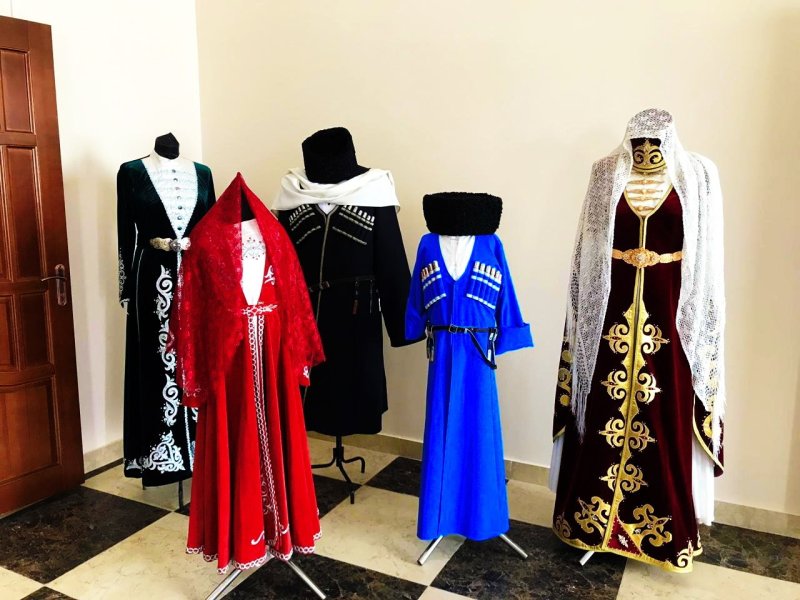 Национальный костюм балкарцев ансамбль