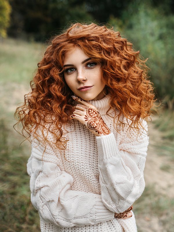 Алина кучерявая модель