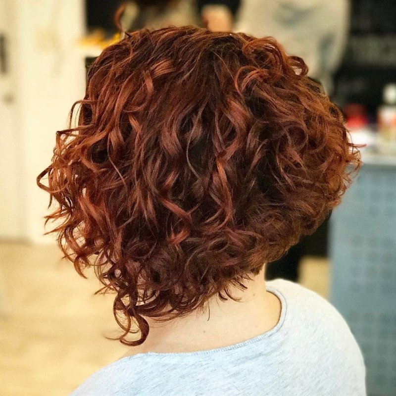 Curly Bob модель