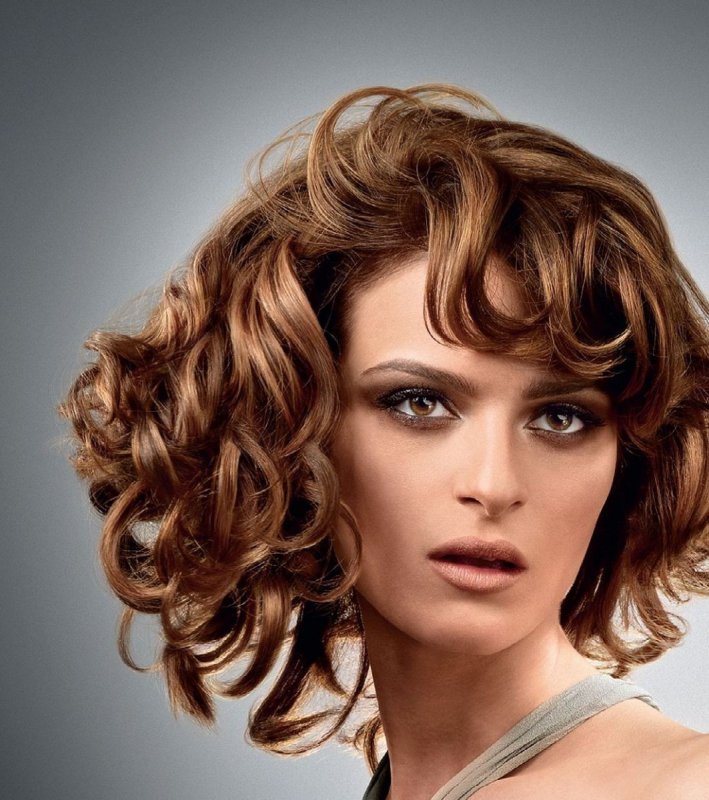Curly Bob модель