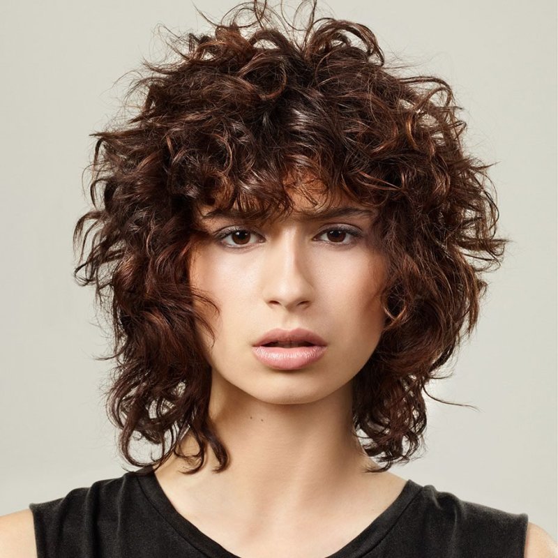 Curly Bob модель