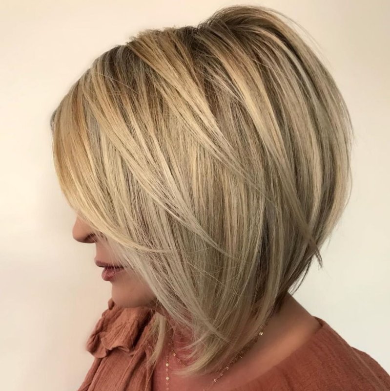 Стрижка layered short Bob