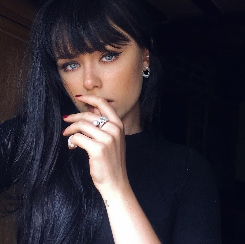 Кристина Базан с длинными волосами